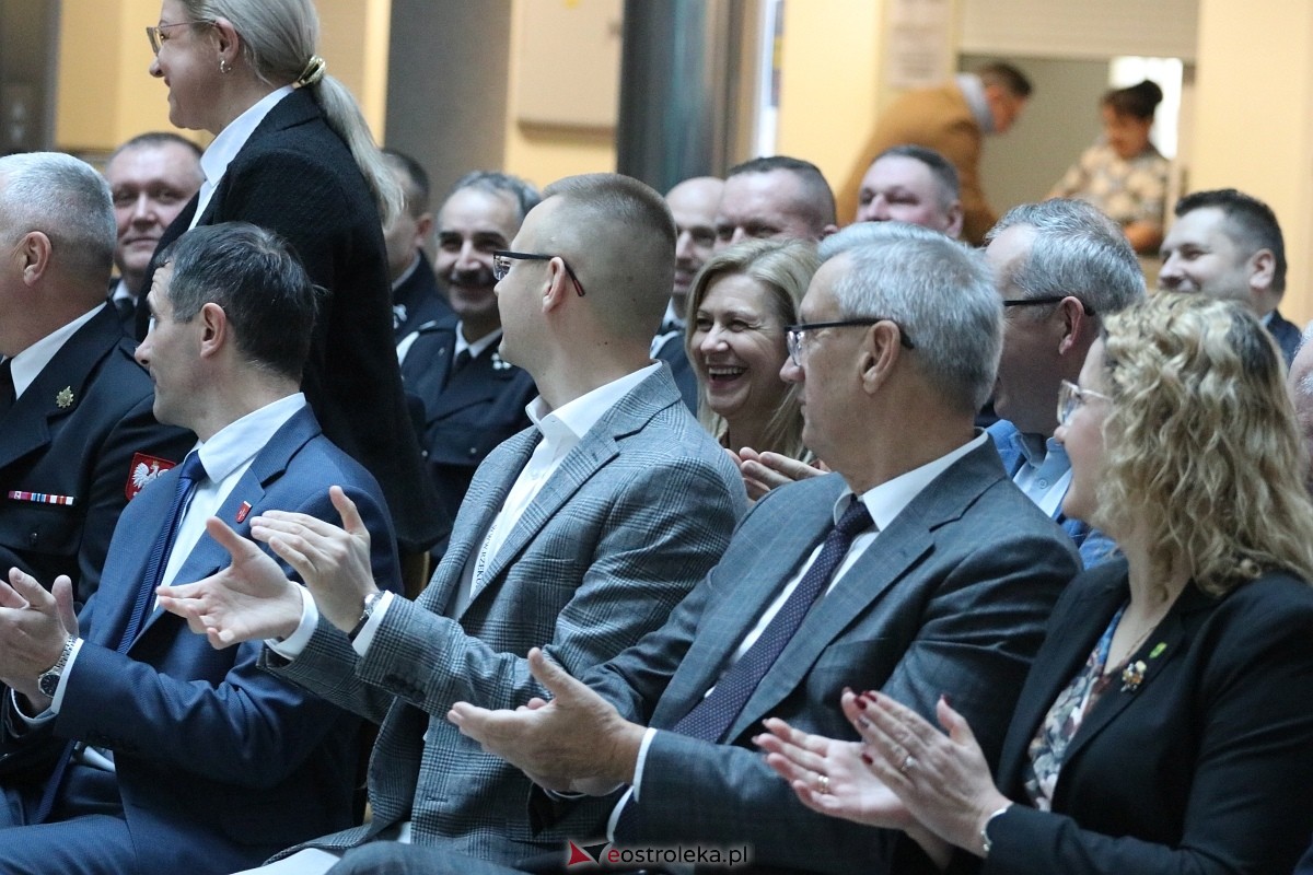 Wręczenie promes dla jednostek OSP [17.11.2025] - zdjęcie #98 - eOstroleka.pl