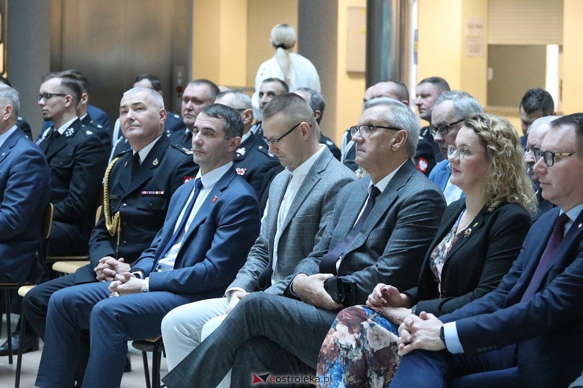 Wręczenie promes dla jednostek OSP [17.11.2025] - zdjęcie #91 - eOstroleka.pl