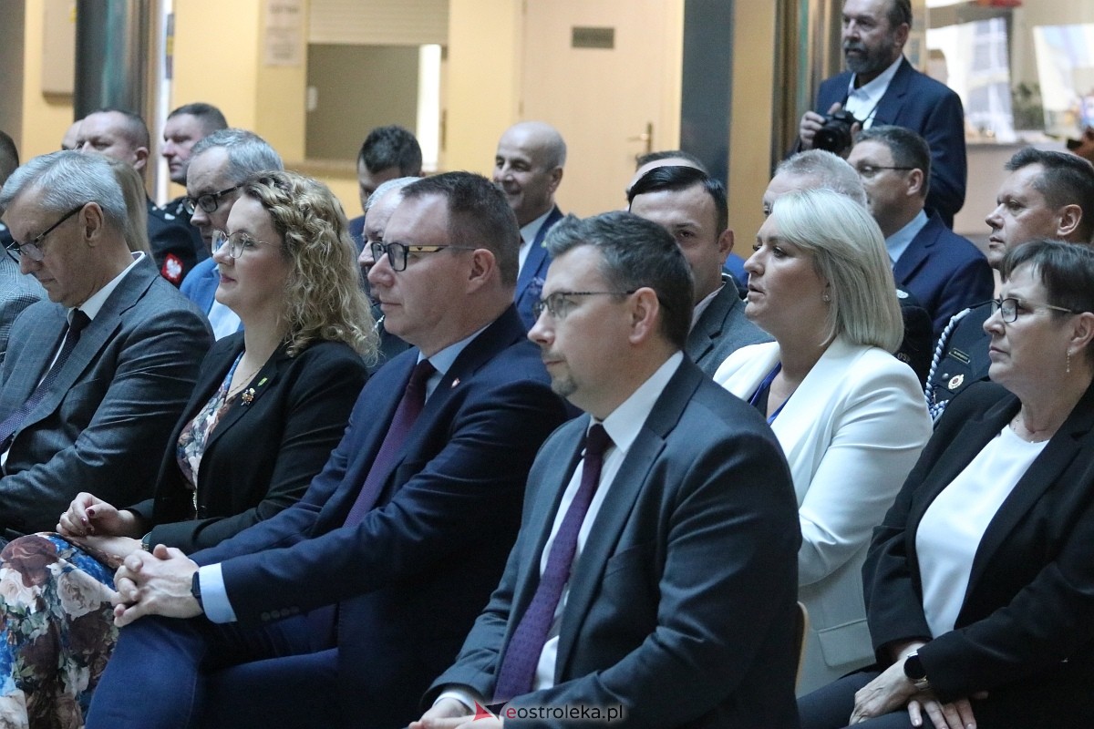 Wręczenie promes dla jednostek OSP [17.11.2025] - zdjęcie #90 - eOstroleka.pl