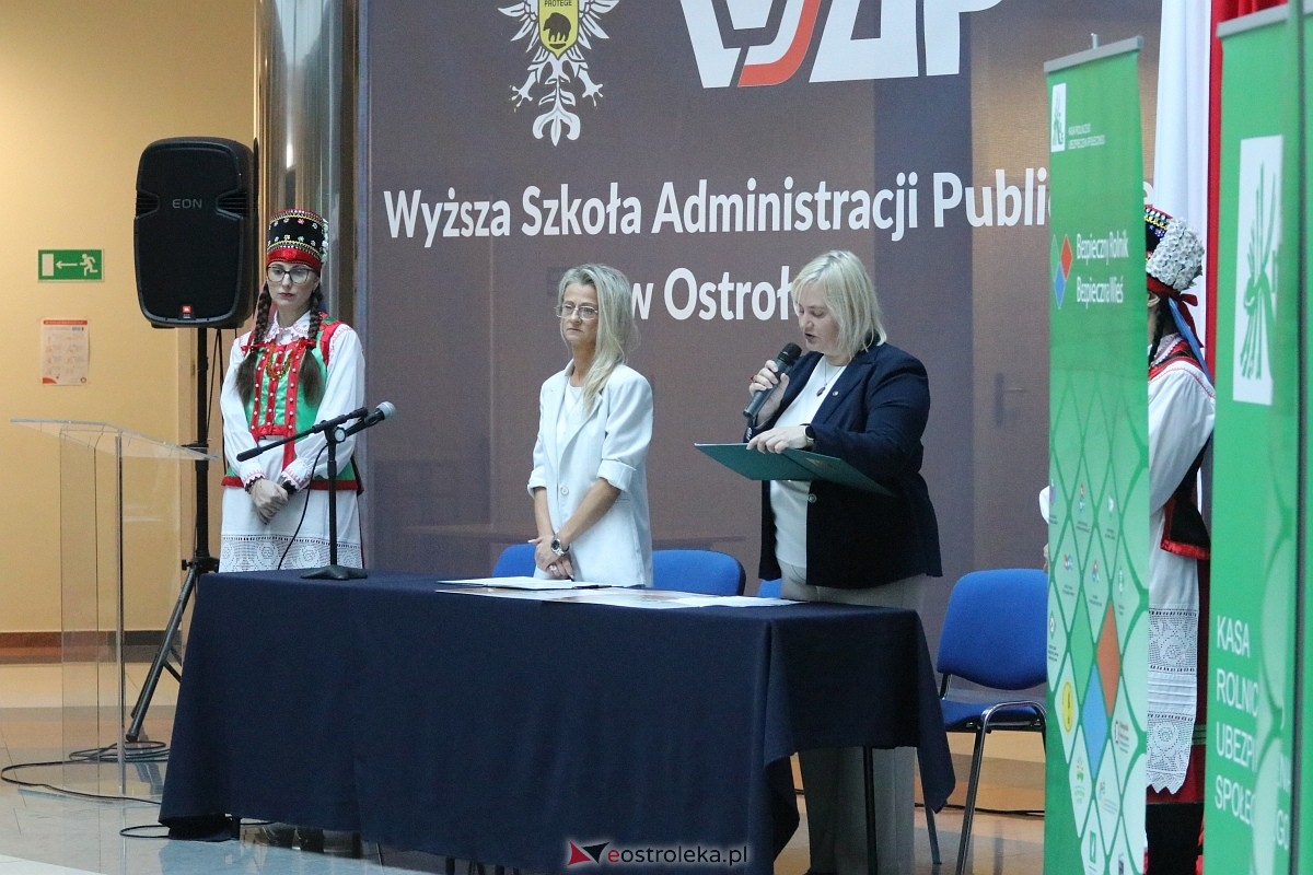Wręczenie promes dla jednostek OSP [17.11.2025] - zdjęcie #86 - eOstroleka.pl