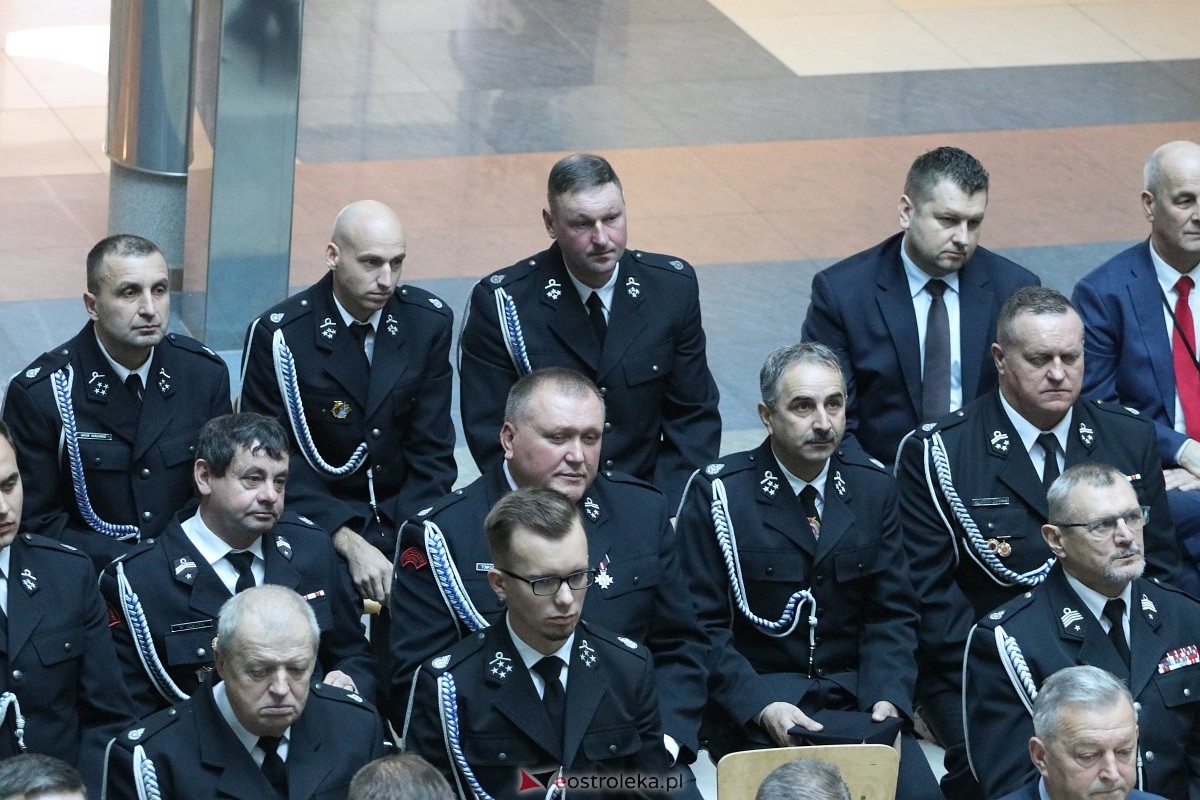 Wręczenie promes dla jednostek OSP [17.11.2025] - zdjęcie #76 - eOstroleka.pl