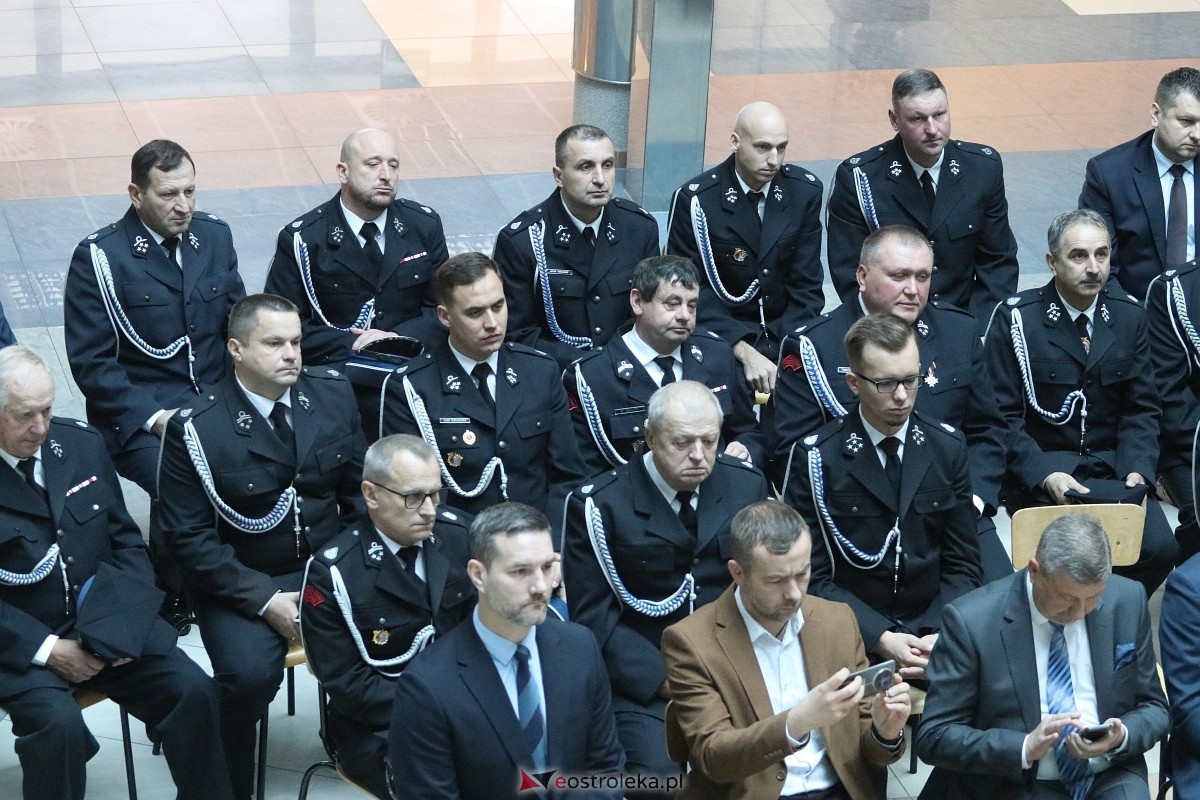 Wręczenie promes dla jednostek OSP [17.11.2025] - zdjęcie #75 - eOstroleka.pl