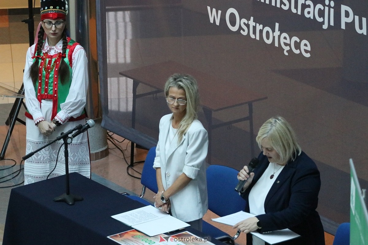 Wręczenie promes dla jednostek OSP [17.11.2025] - zdjęcie #66 - eOstroleka.pl