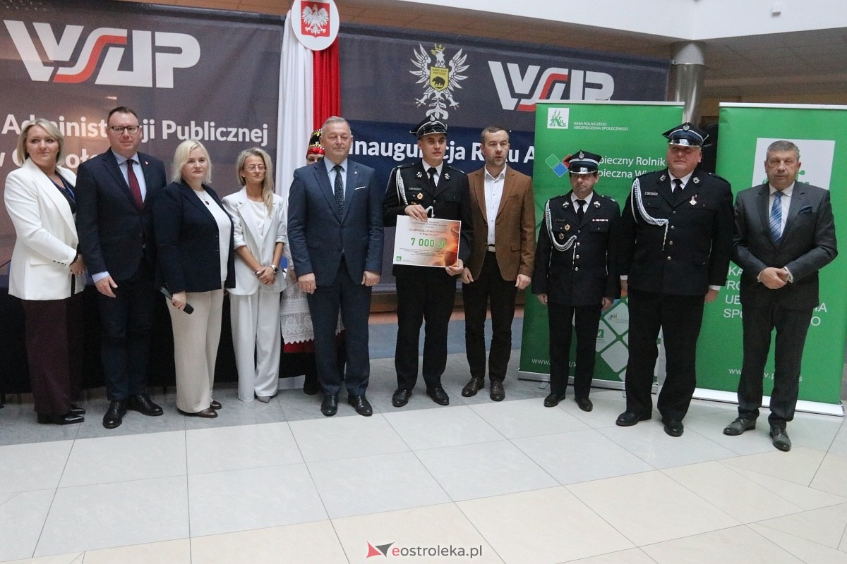 Wręczenie promes dla jednostek OSP [17.11.2025] - zdjęcie #53 - eOstroleka.pl