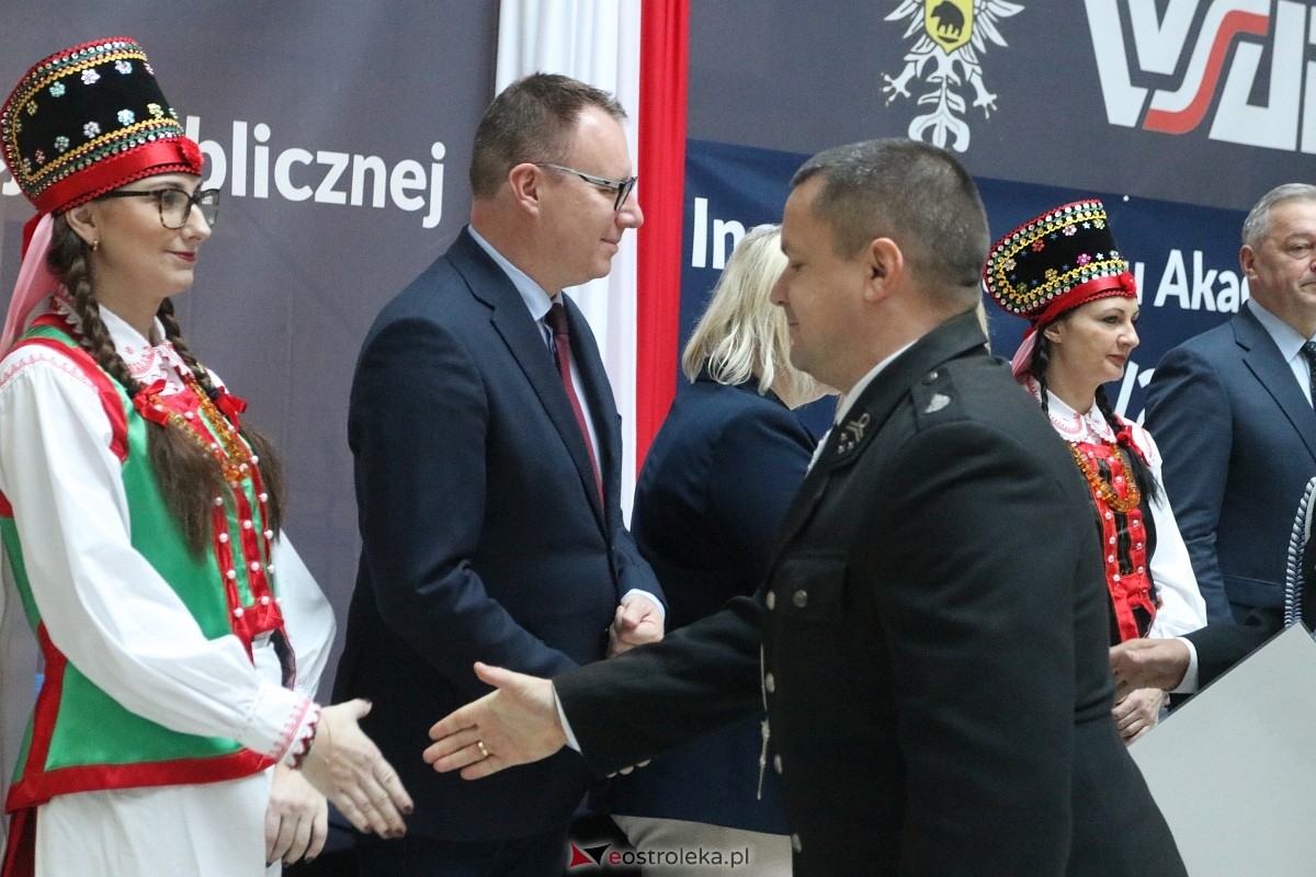 Wręczenie promes dla jednostek OSP [17.11.2025] - zdjęcie #47 - eOstroleka.pl