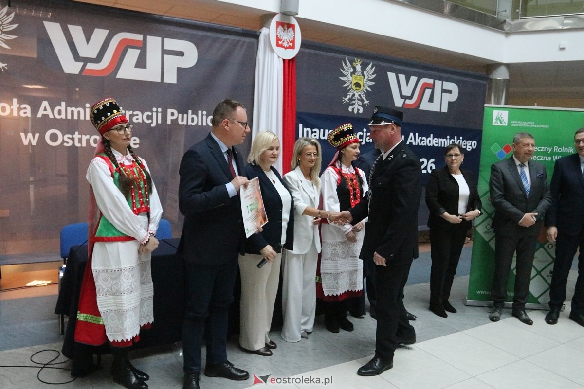 Wręczenie promes dla jednostek OSP [17.11.2025] - zdjęcie #41 - eOstroleka.pl
