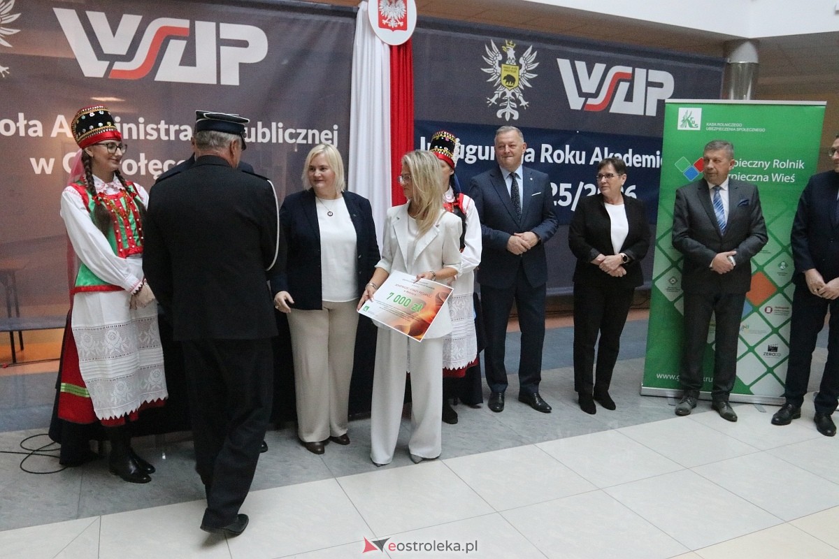Wręczenie promes dla jednostek OSP [17.11.2025] - zdjęcie #38 - eOstroleka.pl