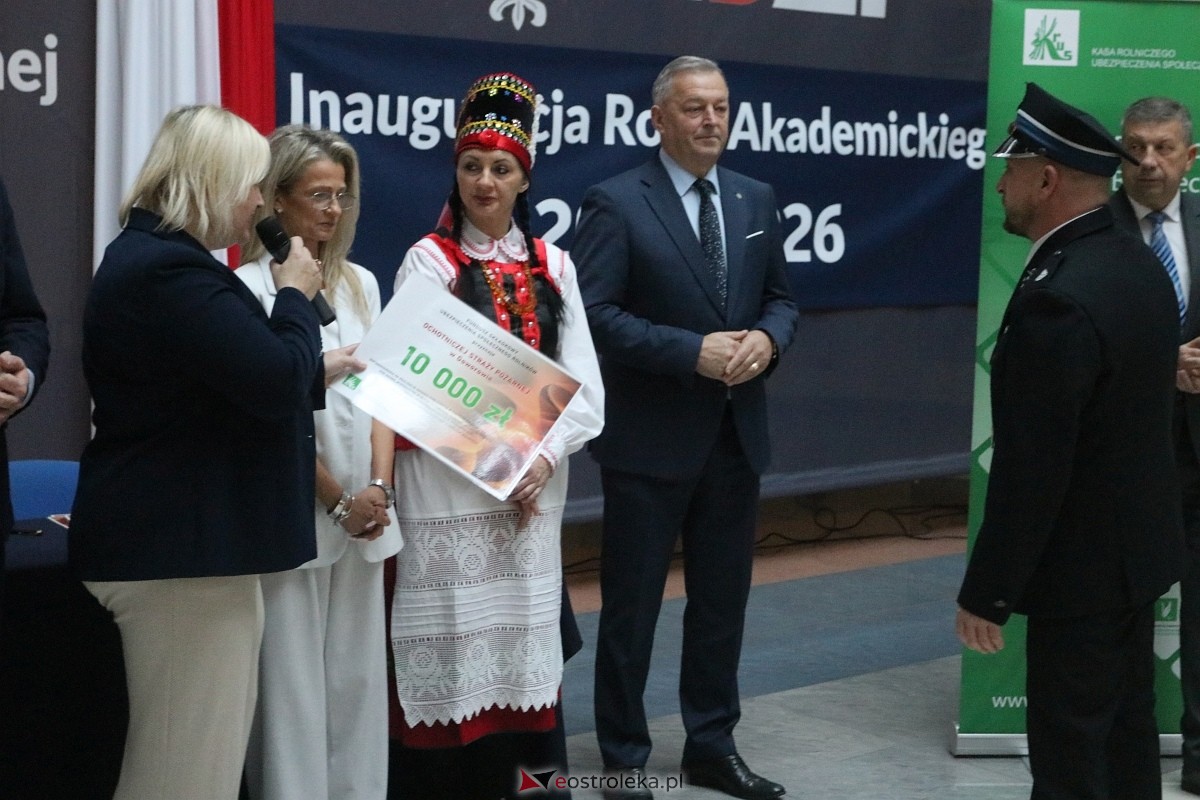 Wręczenie promes dla jednostek OSP [17.11.2025] - zdjęcie #32 - eOstroleka.pl