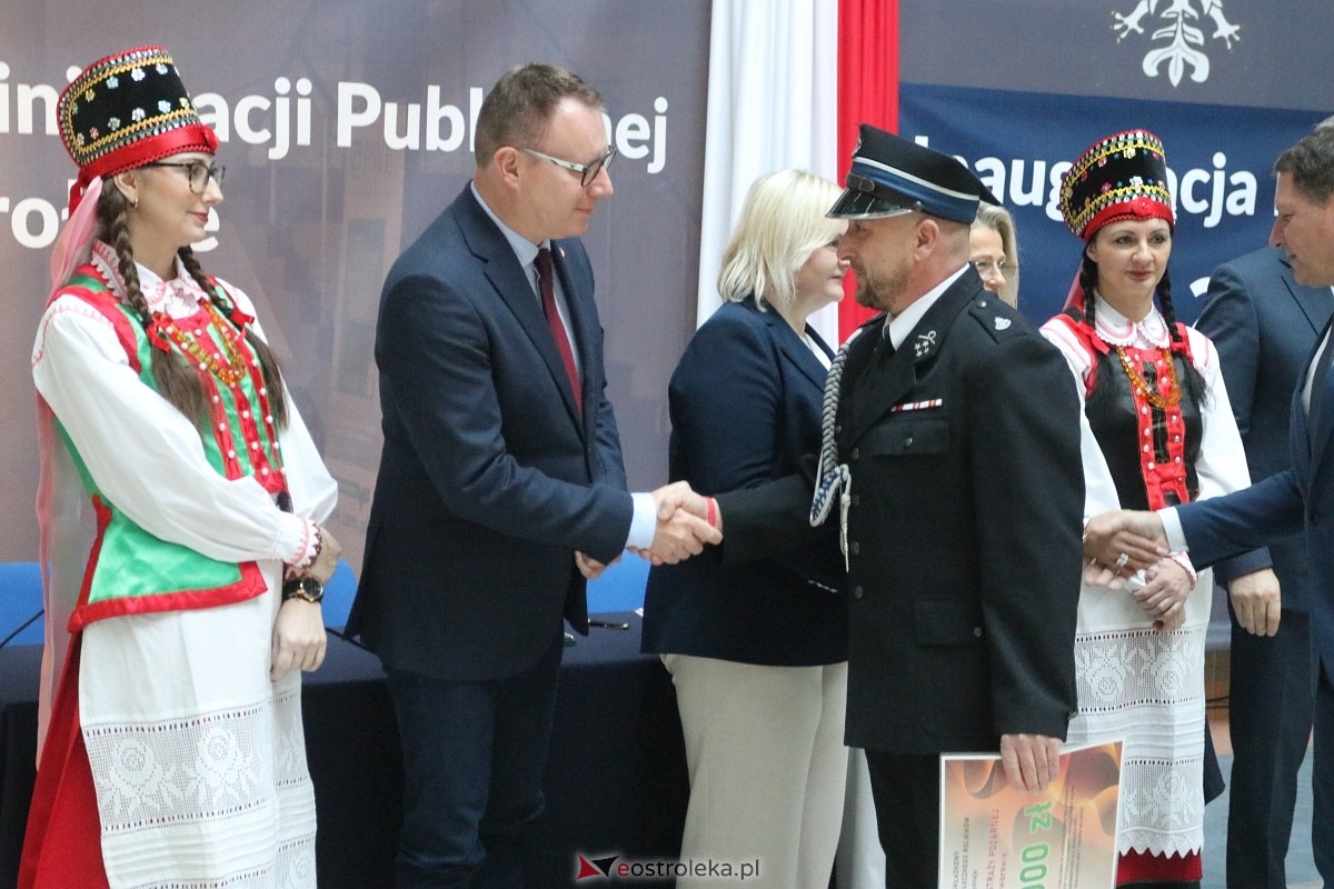 Wręczenie promes dla jednostek OSP [17.11.2025] - zdjęcie #30 - eOstroleka.pl