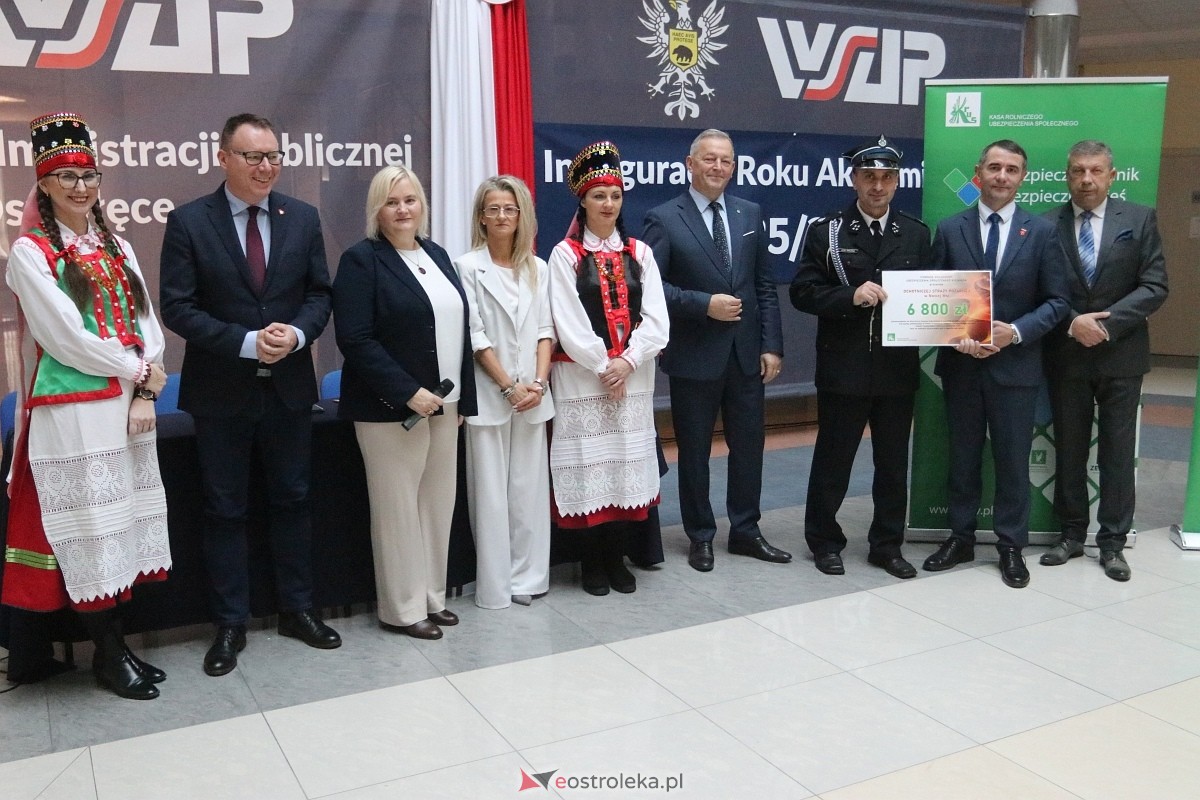 Wręczenie promes dla jednostek OSP [17.11.2025] - zdjęcie #22 - eOstroleka.pl