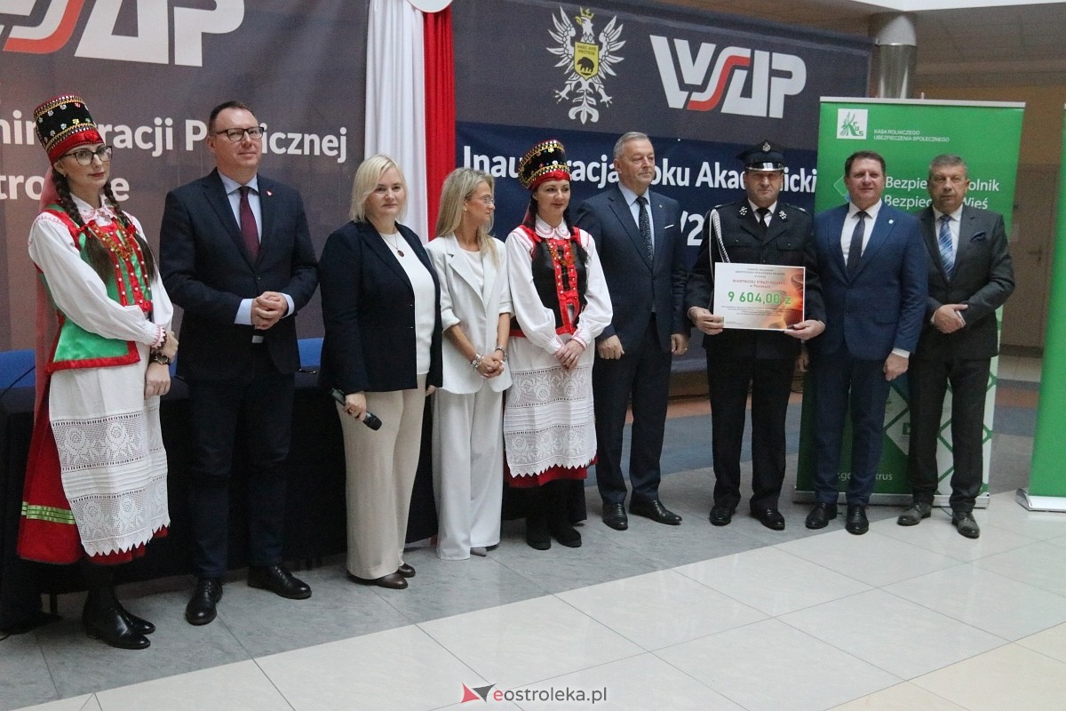 Wręczenie promes dla jednostek OSP [17.11.2025] - zdjęcie #20 - eOstroleka.pl