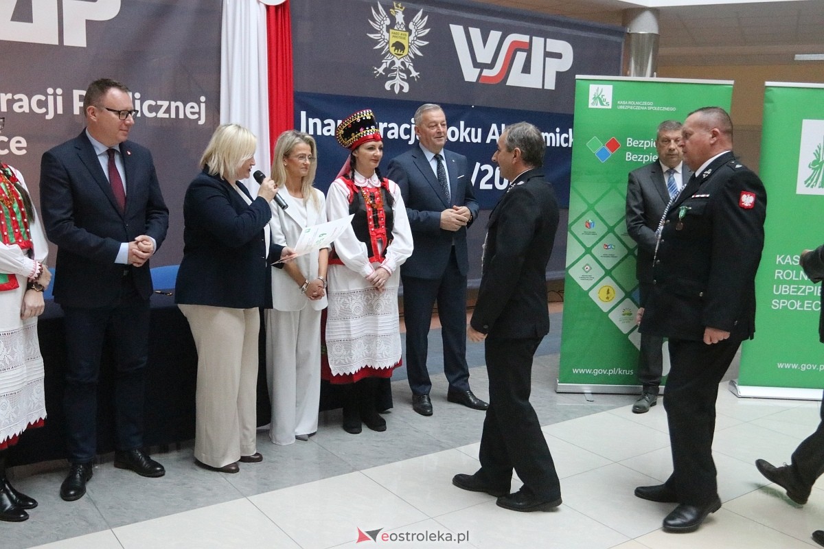 Wręczenie promes dla jednostek OSP [17.11.2025] - zdjęcie #19 - eOstroleka.pl