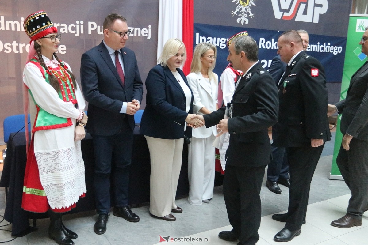 Wręczenie promes dla jednostek OSP [17.11.2025] - zdjęcie #17 - eOstroleka.pl