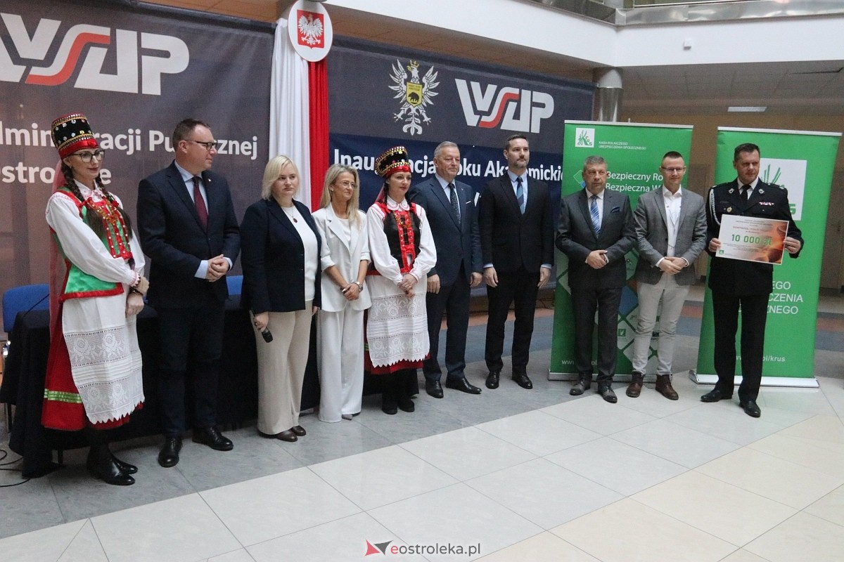 Wręczenie promes dla jednostek OSP [17.11.2025] - zdjęcie #7 - eOstroleka.pl