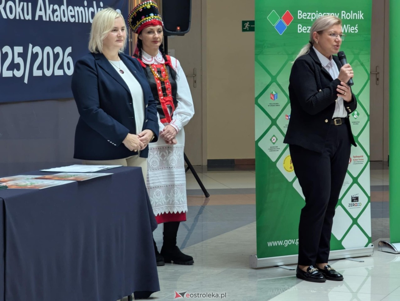 Wręczenie promes dla jednostek OSP [17.11.2025] - zdjęcie #5 - eOstroleka.pl