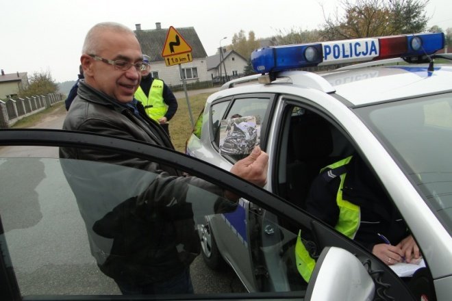 Policyjna akcja Pocztówka z drogi rozpoczęta [31.X.2011] - zdjęcie #17 - eOstroleka.pl