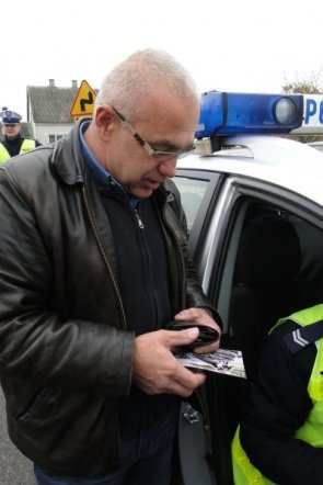 Policyjna akcja Pocztówka z drogi rozpoczęta [31.X.2011] - zdjęcie #18 - eOstroleka.pl