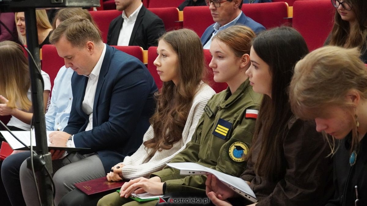 Tradycja trwa! V Narwiańskie Zaduszki Literackie upamiętniły Edwarda Kupiszewskiego [18.11.2025] - zdjęcie #57 - eOstroleka.pl