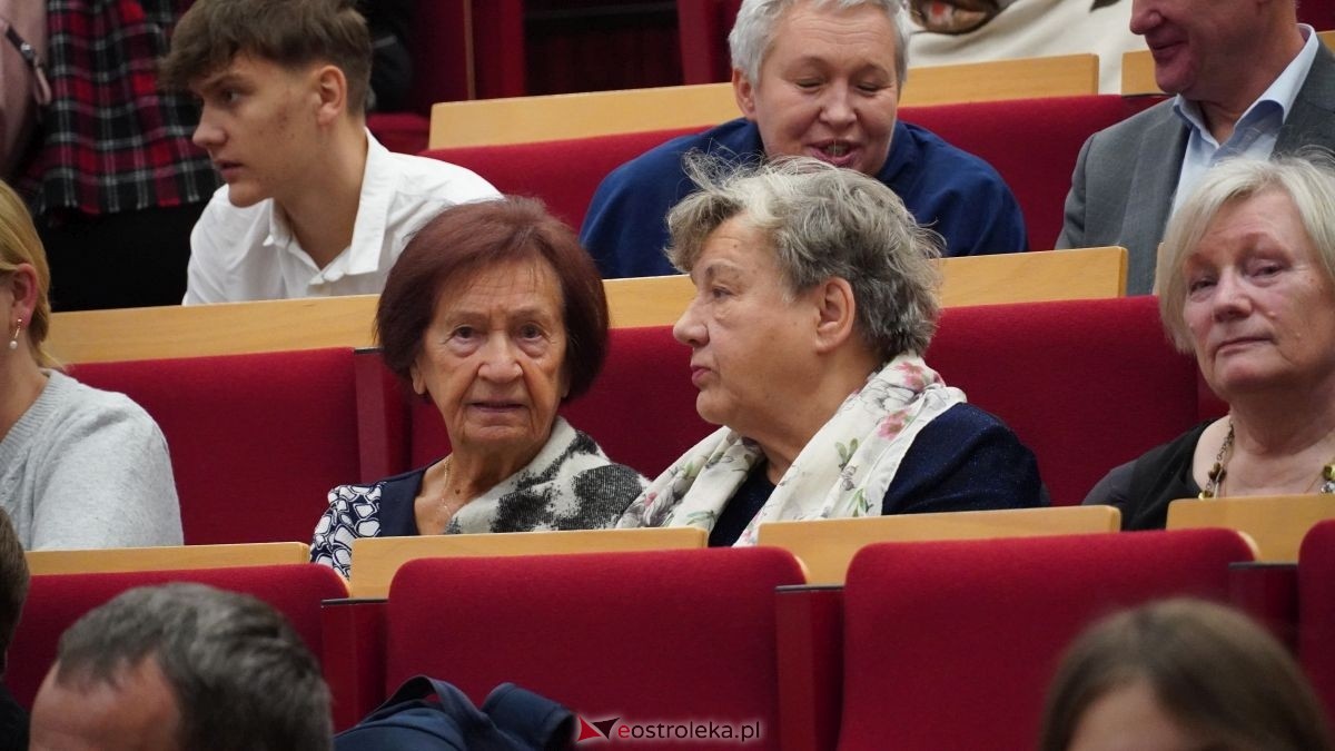 Tradycja trwa! V Narwiańskie Zaduszki Literackie upamiętniły Edwarda Kupiszewskiego [18.11.2025] - zdjęcie #55 - eOstroleka.pl