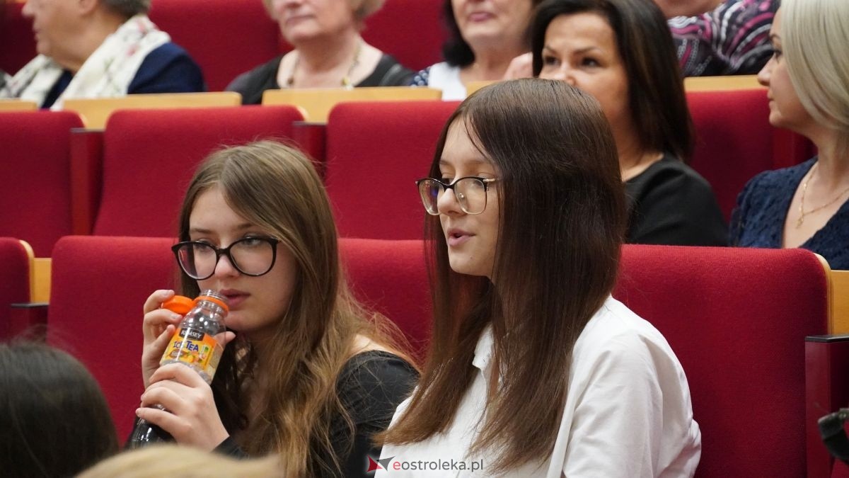 Tradycja trwa! V Narwiańskie Zaduszki Literackie upamiętniły Edwarda Kupiszewskiego [18.11.2025] - zdjęcie #54 - eOstroleka.pl