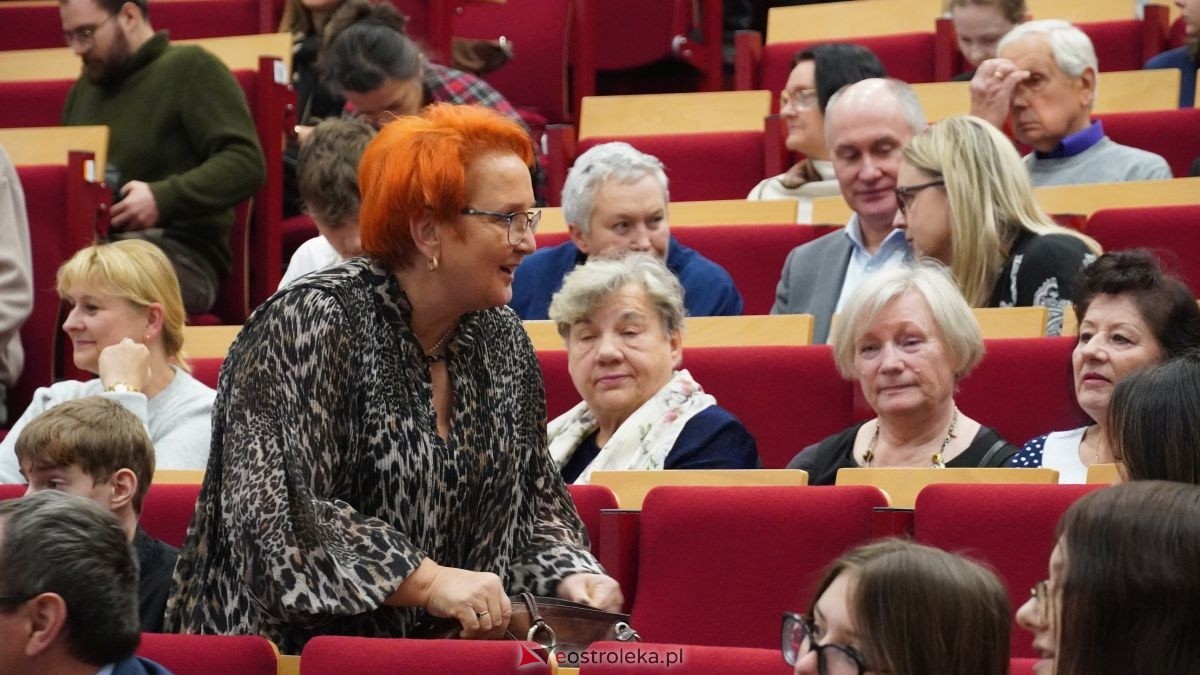 Tradycja trwa! V Narwiańskie Zaduszki Literackie upamiętniły Edwarda Kupiszewskiego [18.11.2025] - zdjęcie #51 - eOstroleka.pl