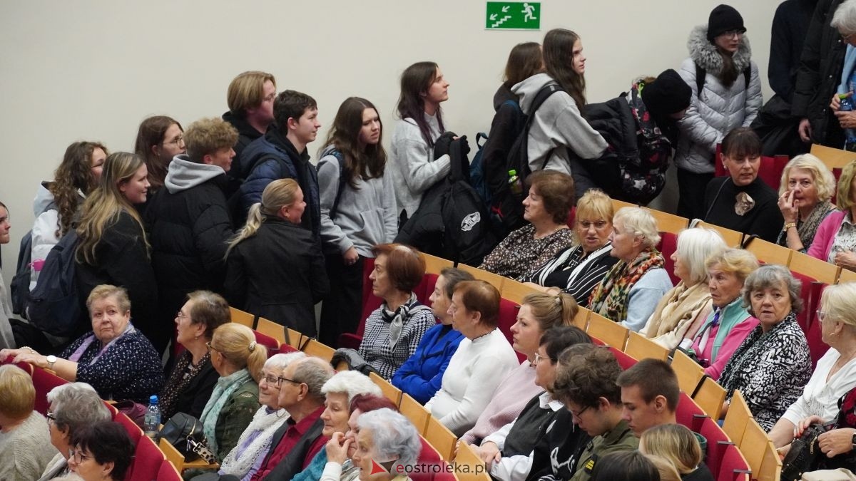 Tradycja trwa! V Narwiańskie Zaduszki Literackie upamiętniły Edwarda Kupiszewskiego [18.11.2025] - zdjęcie #49 - eOstroleka.pl