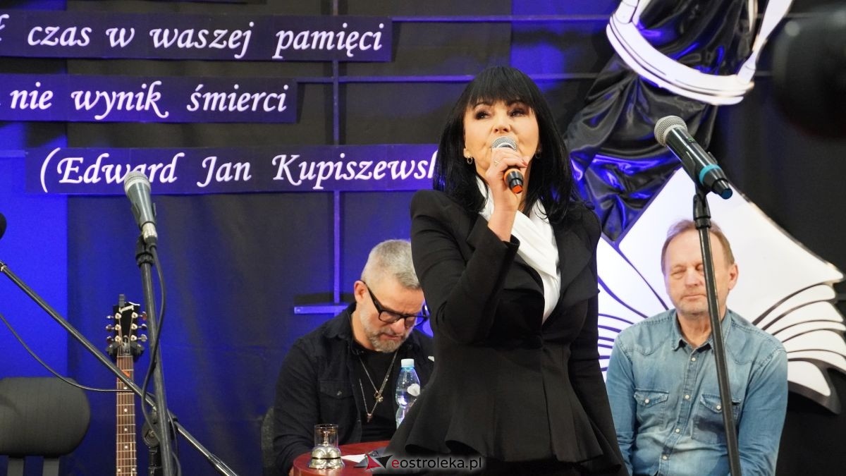 Tradycja trwa! V Narwiańskie Zaduszki Literackie upamiętniły Edwarda Kupiszewskiego [18.11.2025] - zdjęcie #45 - eOstroleka.pl