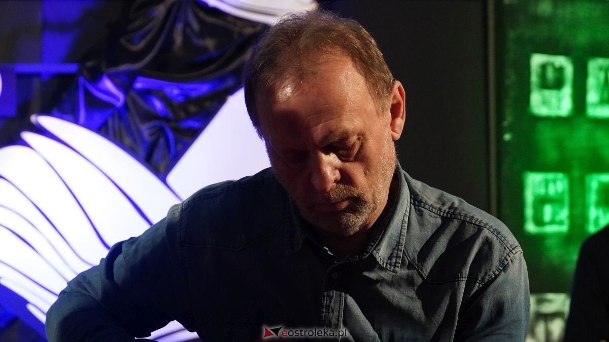 Tradycja trwa! V Narwiańskie Zaduszki Literackie upamiętniły Edwarda Kupiszewskiego [18.11.2025] - zdjęcie #15 - eOstroleka.pl