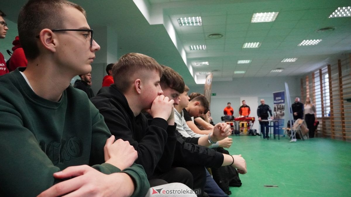 Dzień aktywności zawodowej w ZSZ nr 1 w Ostrołęce. Uczniowie na start! [19.11.2025] - zdjęcie #47 - eOstroleka.pl