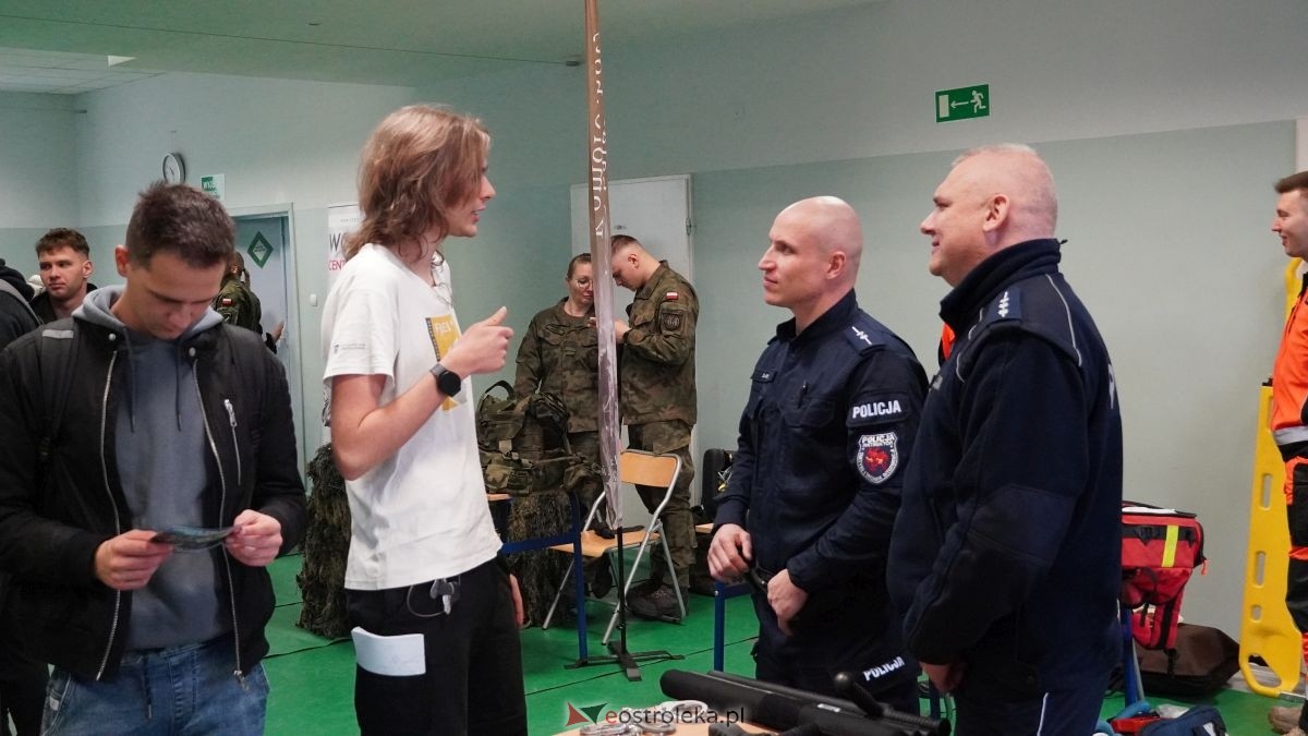 Dzień aktywności zawodowej w ZSZ nr 1 w Ostrołęce. Uczniowie na start! [19.11.2025] - zdjęcie #41 - eOstroleka.pl