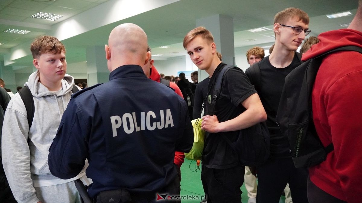Dzień aktywności zawodowej w ZSZ nr 1 w Ostrołęce. Uczniowie na start! [19.11.2025] - zdjęcie #8 - eOstroleka.pl