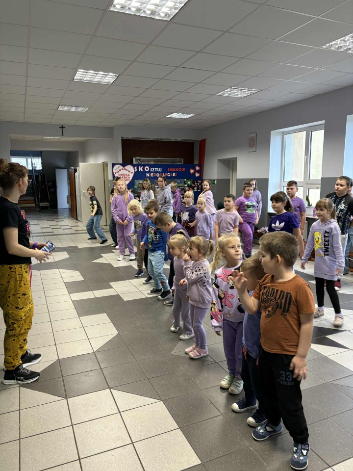 Fioletowa fala dobra w Brudkach Starych [17.11.2025] - zdjęcie #9 - eOstroleka.pl