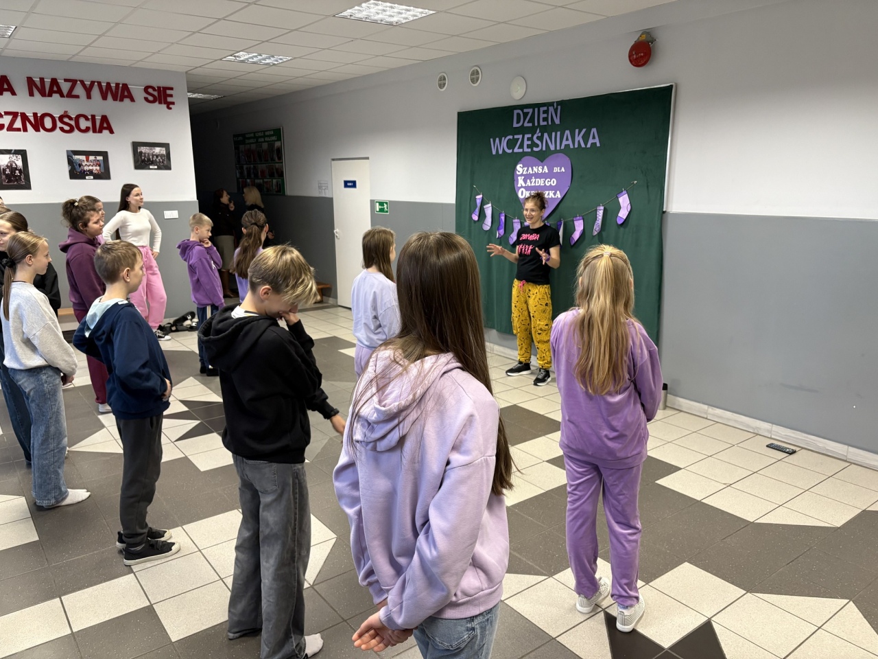 Fioletowa fala dobra w Brudkach Starych [17.11.2025] - zdjęcie #3 - eOstroleka.pl
