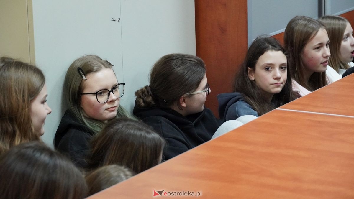 Ważna lekcja w Rzekuniu. Spotkanie w OPS Rzekuń pod hasłem dzieciństwa bez przemocy[20.11.2025] - zdjęcie #48 - eOstroleka.pl