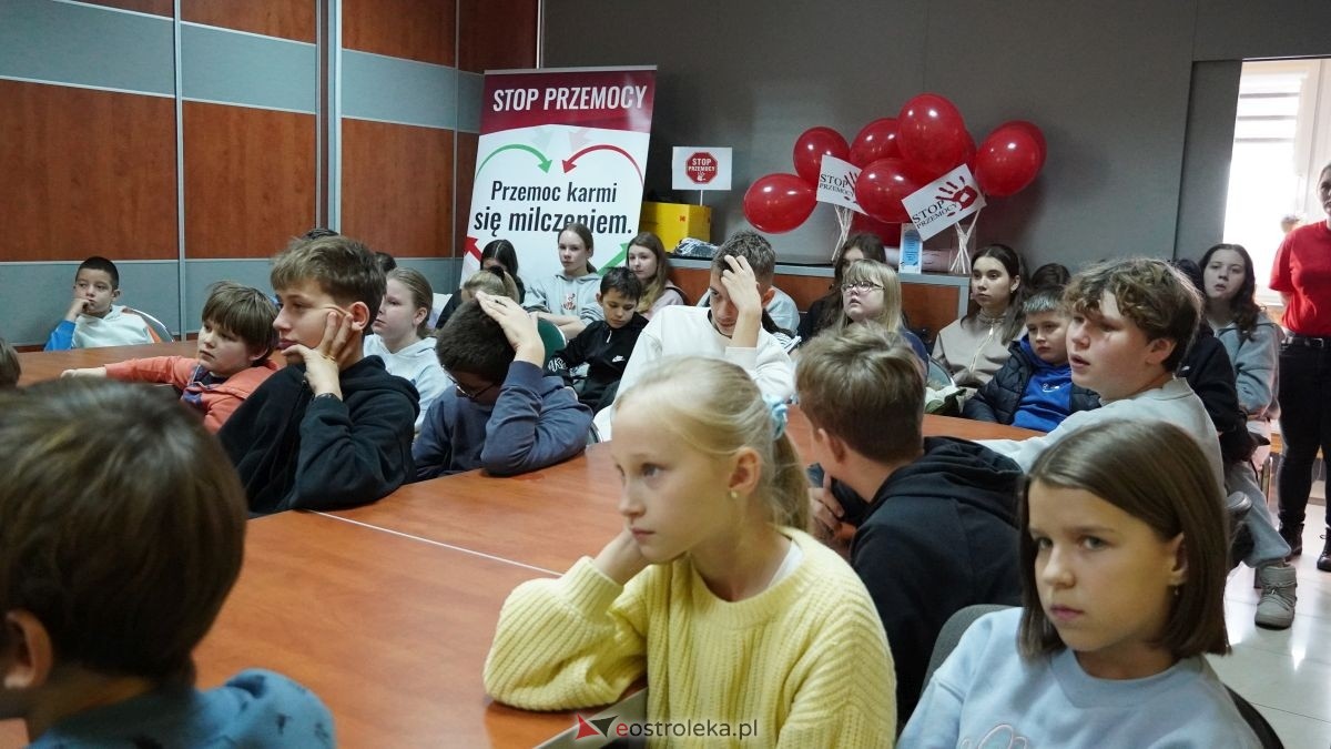 Ważna lekcja w Rzekuniu. Spotkanie w OPS Rzekuń pod hasłem dzieciństwa bez przemocy[20.11.2025] - zdjęcie #28 - eOstroleka.pl