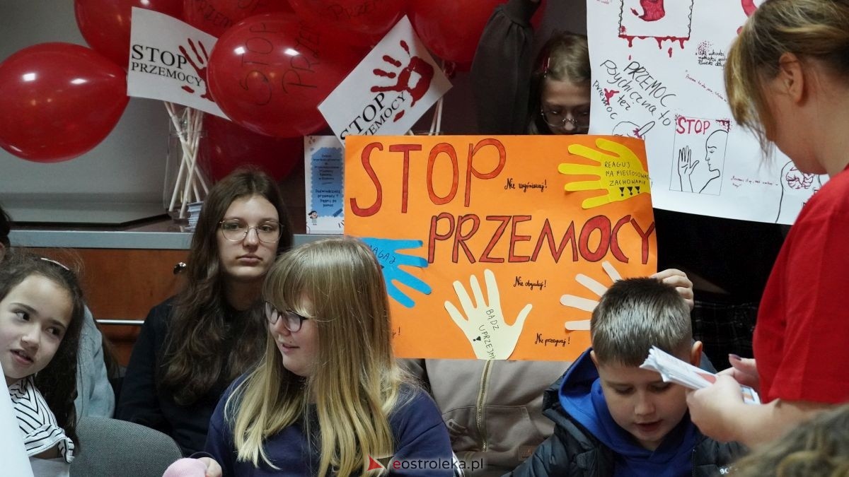 Ważna lekcja w Rzekuniu. Spotkanie w OPS Rzekuń pod hasłem dzieciństwa bez przemocy[20.11.2025] - zdjęcie #24 - eOstroleka.pl