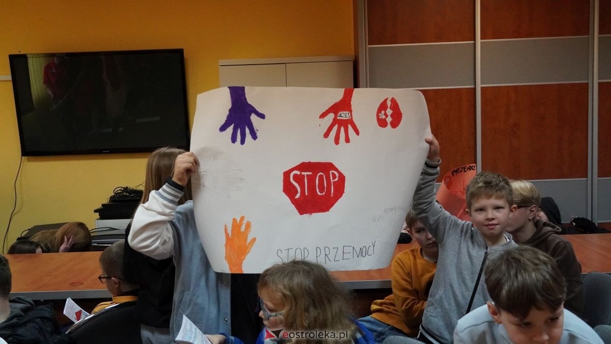 Ważna lekcja w Rzekuniu. Spotkanie w OPS Rzekuń pod hasłem dzieciństwa bez przemocy[20.11.2025] - zdjęcie #14 - eOstroleka.pl
