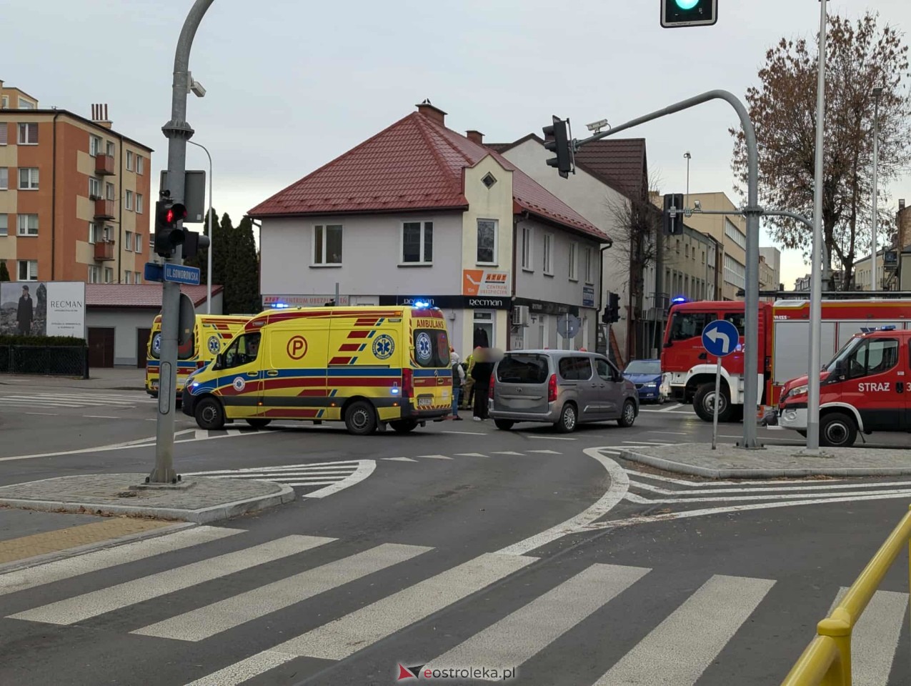 Wypadek na skrzyżowaniu Kilińskiego i Kopernika [21.11.2025] - zdjęcie #6 - eOstroleka.pl