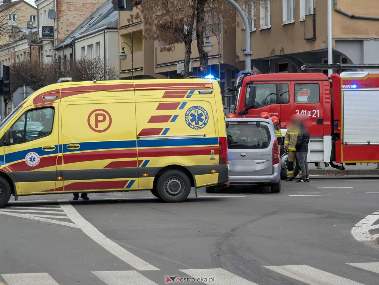 Wypadek na skrzyżowaniu Kilińskiego i Kopernika [21.11.2025] - zdjęcie #4 - eOstroleka.pl