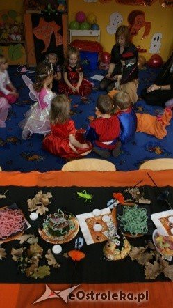 Halloween w punkcie przedszkolnym Kangurek  - zdjęcie #57 - eOstroleka.pl