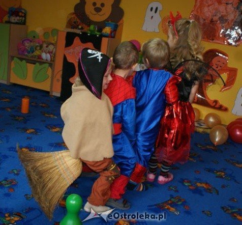 Halloween w punkcie przedszkolnym Kangurek  - zdjęcie #22 - eOstroleka.pl