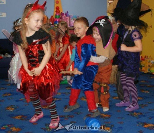 Halloween w punkcie przedszkolnym Kangurek  - zdjęcie #23 - eOstroleka.pl