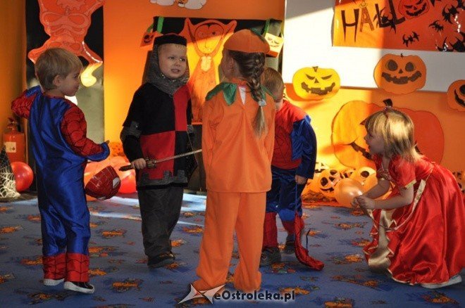 Halloween w punkcie przedszkolnym Kangurek  - zdjęcie #30 - eOstroleka.pl