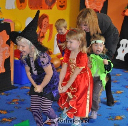 Halloween w punkcie przedszkolnym Kangurek  - zdjęcie #16 - eOstroleka.pl