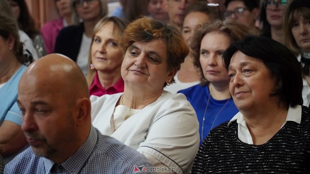 Dzień pracownika socjalnego w Ostrołęckim DPS [21.11.2025] - zdjęcie #81 - eOstroleka.pl