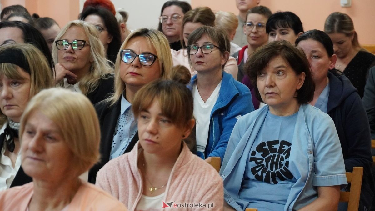 Dzień pracownika socjalnego w Ostrołęckim DPS [21.11.2025] - zdjęcie #79 - eOstroleka.pl