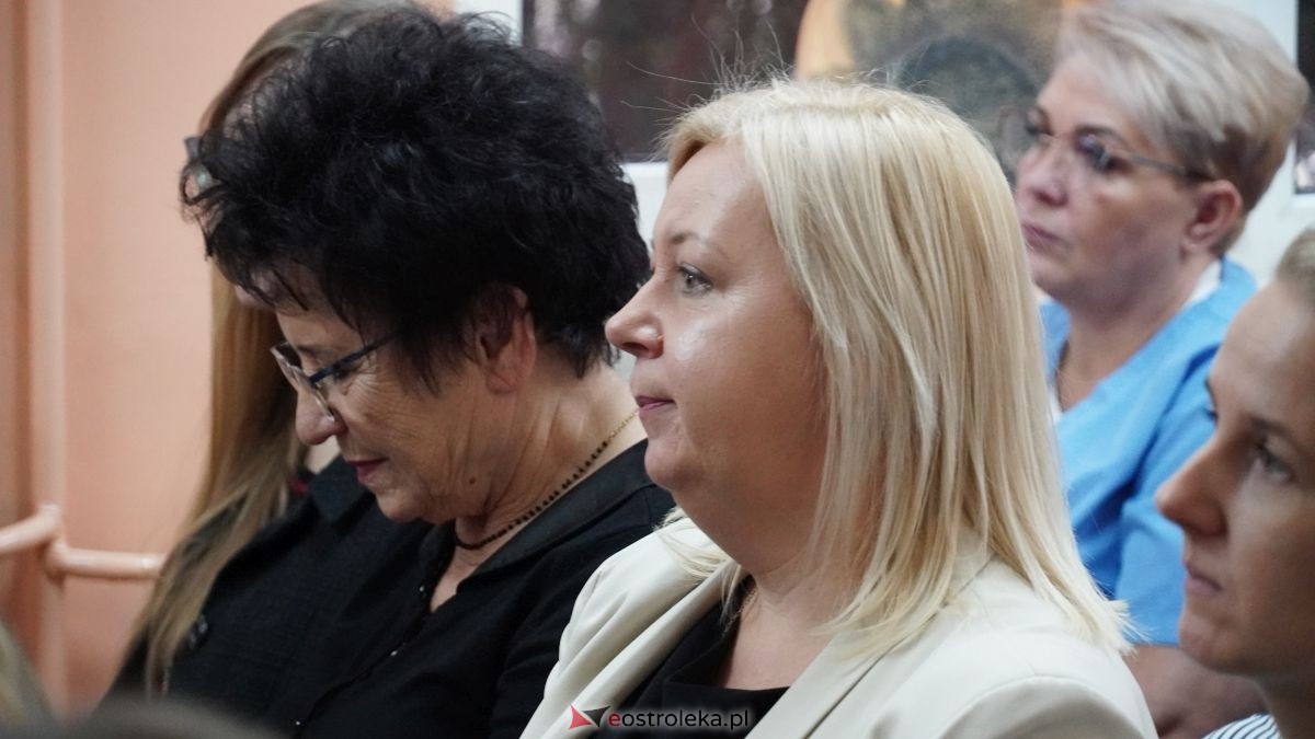 Dzień pracownika socjalnego w Ostrołęckim DPS [21.11.2025] - zdjęcie #75 - eOstroleka.pl