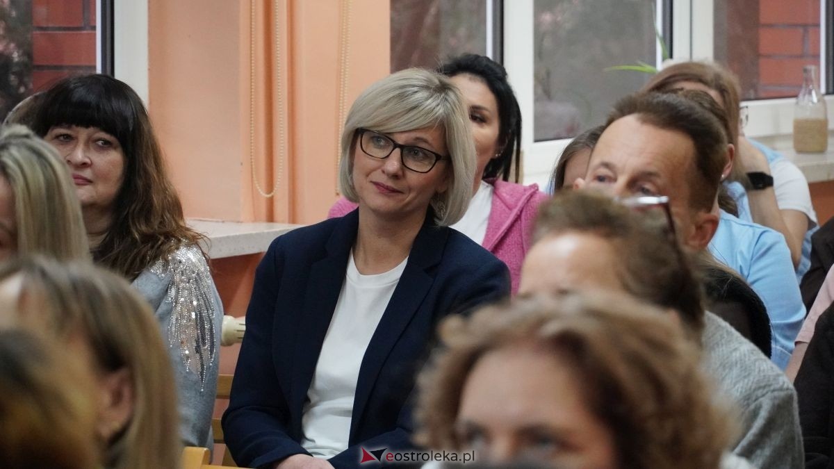 Dzień pracownika socjalnego w Ostrołęckim DPS [21.11.2025] - zdjęcie #72 - eOstroleka.pl
