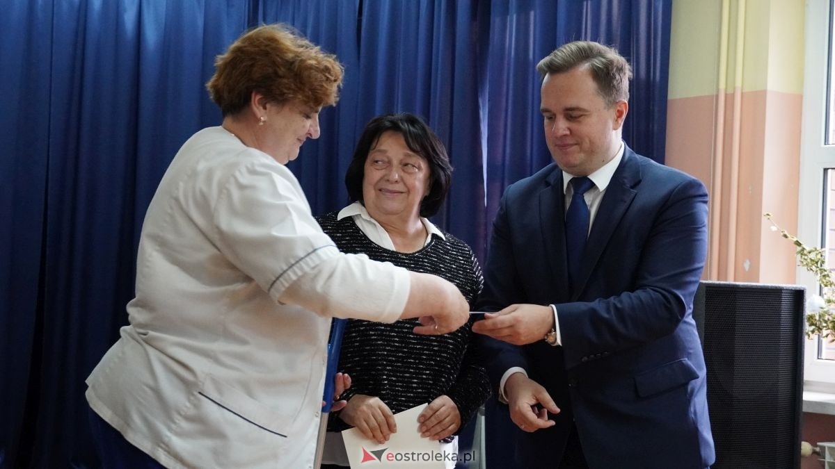 Dzień pracownika socjalnego w Ostrołęckim DPS [21.11.2025] - zdjęcie #63 - eOstroleka.pl