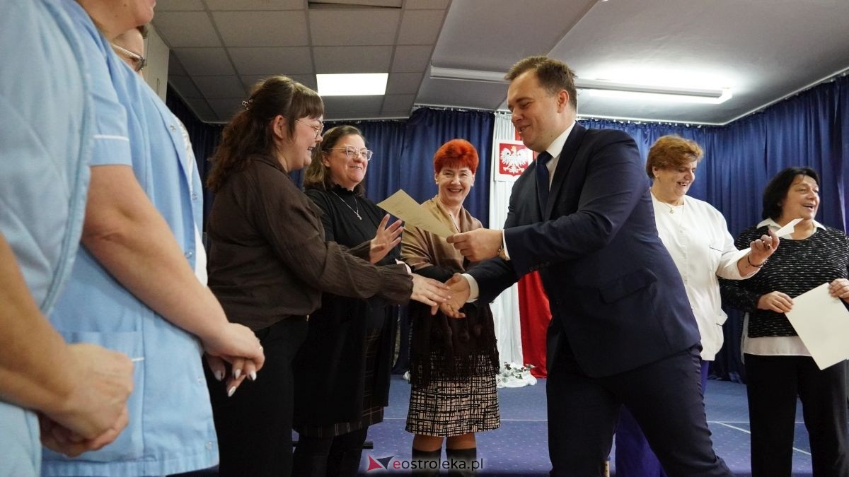 Dzień pracownika socjalnego w Ostrołęckim DPS [21.11.2025] - zdjęcie #62 - eOstroleka.pl